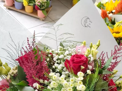 BOUQUETS 